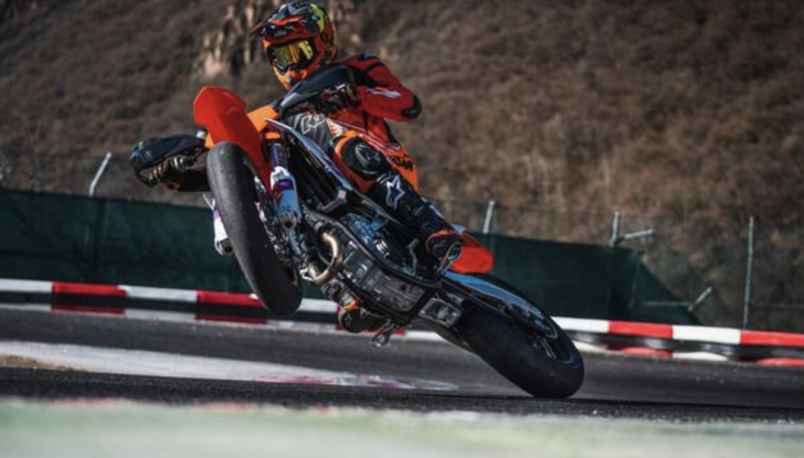 KTM 450 SMR 2024 caratteristiche e prezzo - Foto 5 di 6