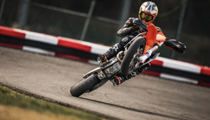 KTM 450 SMR 2024 caratteristiche e prezzo - Foto 6 di 6