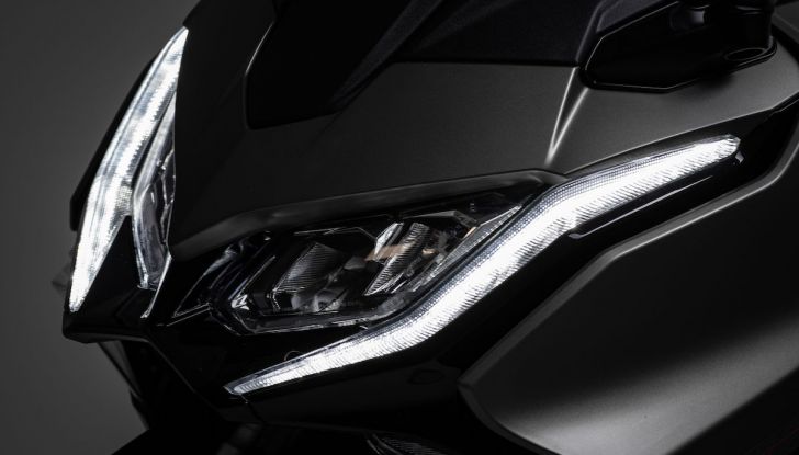 Kymco AK550 Premium, caratteristiche e prestazioni - Foto 13 di 17