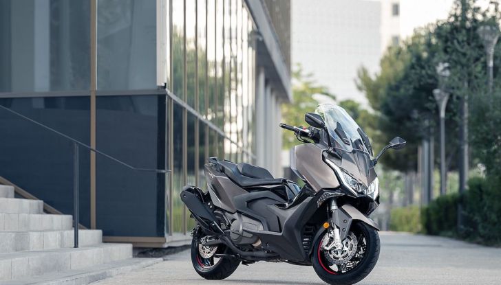 Kymco AK550 Premium, caratteristiche e prestazioni - Foto 16 di 17