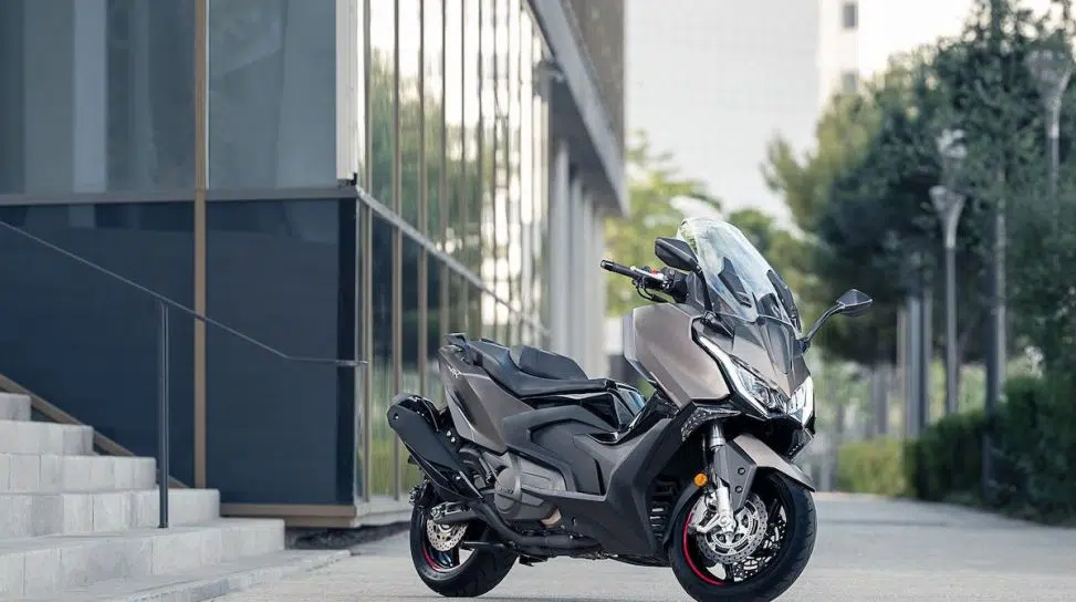 Scooter, agosto è il mese giusto per risparmiare: sconti fino a 1.000 euro