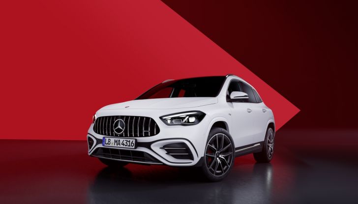 Mercedes GLA 2024 arriva in Italia in sette allestimenti da 42.257 euro - Foto 1 di 6