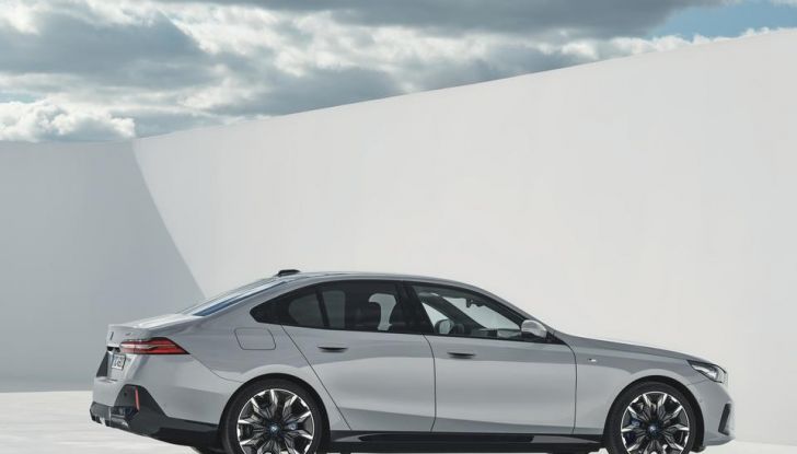 Nuova BMW Serie 5: svelata l’ultima generazione della berlina - Foto 138 di 140