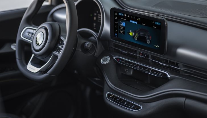 Nuove Abarth 500e e 500e Turismo: cresce la gamma con due versioni inedite - Foto 34 di 58