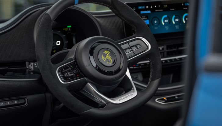 Nuove Abarth 500e e 500e Turismo: cresce la gamma con due versioni inedite - Foto 36 di 58