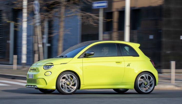 Nuove Abarth 500e e 500e Turismo: cresce la gamma con due versioni inedite - Foto 43 di 58