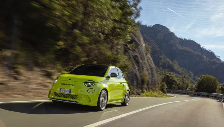 Nuove Abarth 500e e 500e Turismo: cresce la gamma con due versioni inedite - Foto 54 di 58