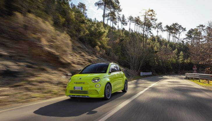 Nuove Abarth 500e e 500e Turismo: cresce la gamma con due versioni inedite - Foto 55 di 58