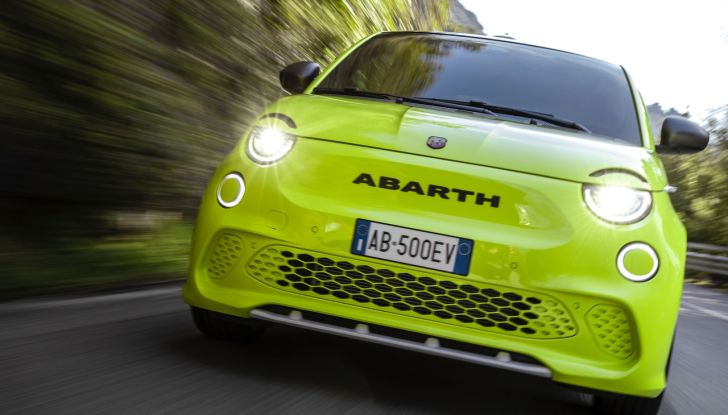 Nuove Abarth 500e e 500e Turismo: cresce la gamma con due versioni inedite - Foto 57 di 58