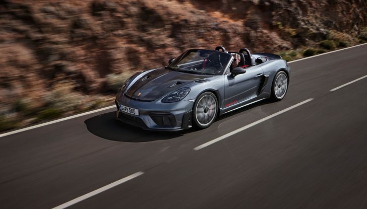 Porsche 718 Spyder RS: presentata la nuova roadster a motore centrale da 500 CV - Foto 8 di 14