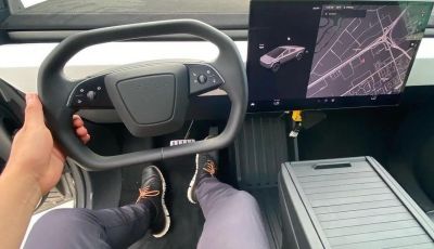 Tesla Cybertruck: primo sguardo all’abitacolo del nuovo EV