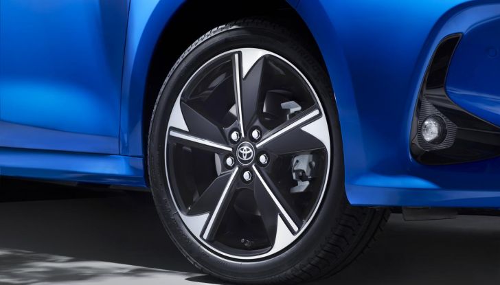 Toyota Yaris 2024: allestimenti, motori e prezzi - Foto 13 di 21