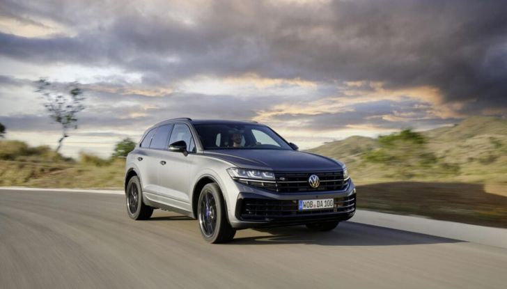 Volkswagen Touareg 2024 restyling: motori, allestimenti, prezzi - Foto 29 di 73