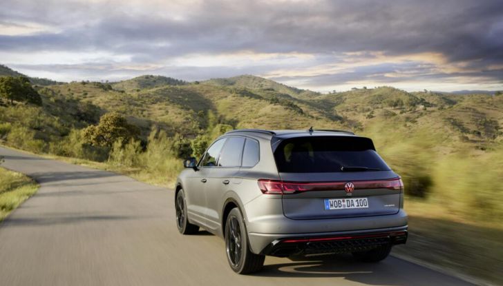 Volkswagen Touareg 2024 restyling: motori, allestimenti, prezzi - Foto 30 di 73