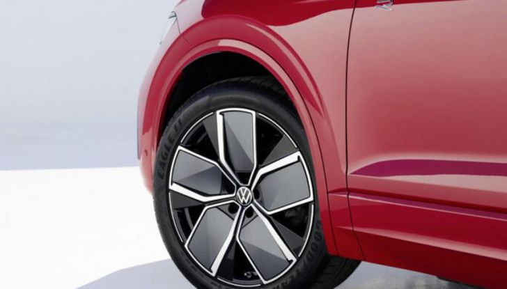 Volkswagen Touareg 2024 restyling: motori, allestimenti, prezzi - Foto 55 di 73