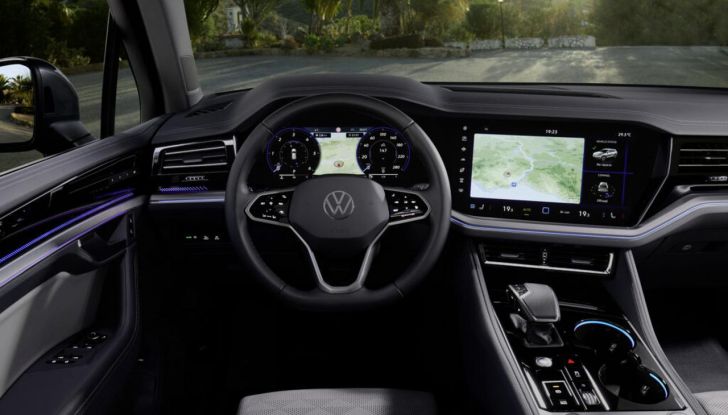 Volkswagen Touareg 2024 restyling: motori, allestimenti, prezzi - Foto 38 di 73