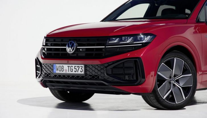 Volkswagen Touareg 2024 restyling: motori, allestimenti, prezzi - Foto 57 di 73