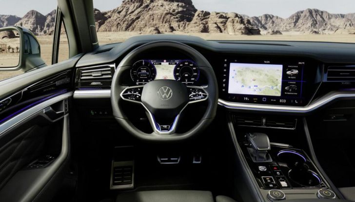 Volkswagen Touareg 2024 restyling: motori, allestimenti, prezzi - Foto 18 di 73
