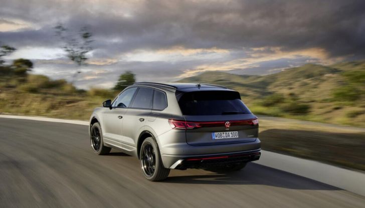 Volkswagen Touareg 2024 restyling: motori, allestimenti, prezzi - Foto 26 di 73
