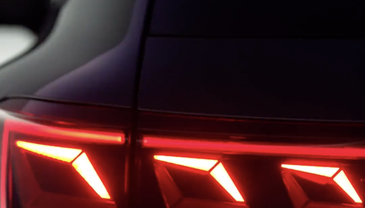 Volkswagen Touareg 2024: caratteristiche della nuova versione restyling - Foto 2 di 8