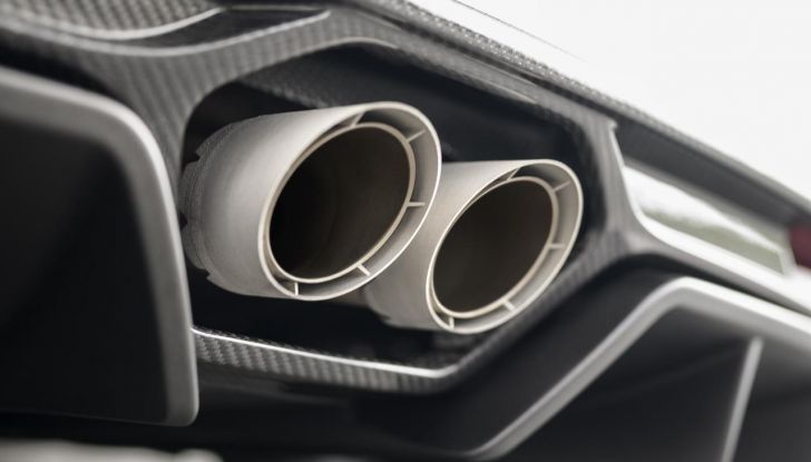 Alpine A110 R Le Mans: debutta la nuova versione speciale in sole 100 unità - Foto 24 di 28