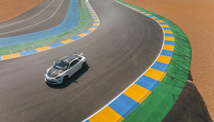 Alpine A110 R Le Mans: debutta la nuova versione speciale in sole 100 unità - Foto 6 di 28