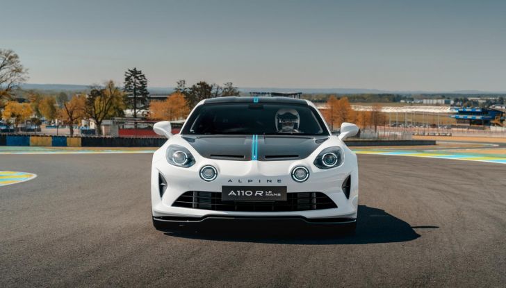 Alpine A110 R Le Mans: debutta la nuova versione speciale in sole 100 unità - Foto 10 di 28