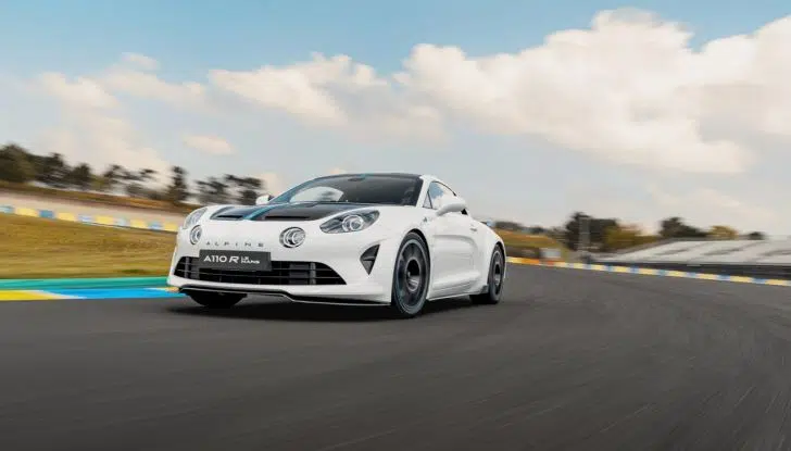 Alpine A110 R Le Mans: debutta la nuova versione speciale in sole 100 unità - Foto 1 di 28