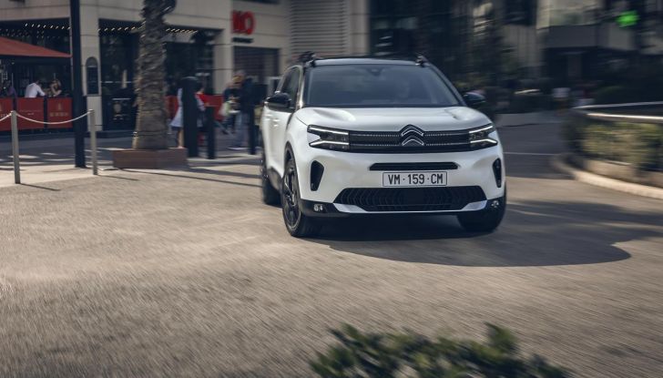 Citroën C5 Aircross: debutta la prima versione mild hybrid del SUV - Foto 7 di 14