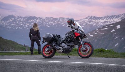 Ducati Multistrada V2 S: arriva la nuova livrea Thrilling Black & Street Grey