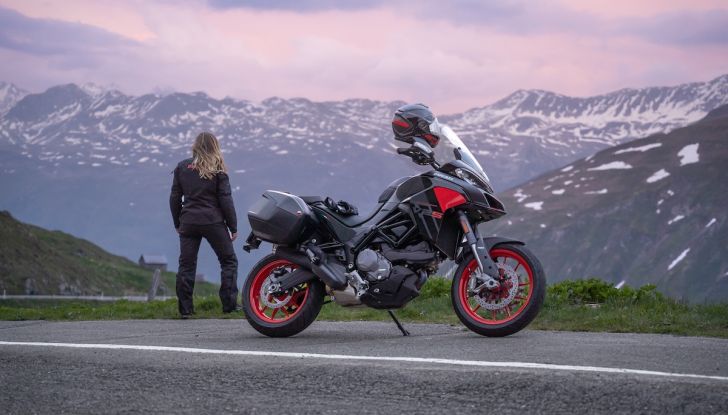 Ducati Multistrada V2 S: arriva la nuova livrea Thrilling Black & Street Grey - Foto 4 di 6