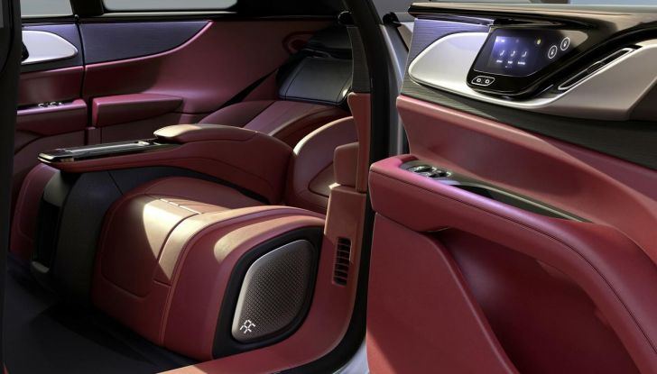 Faraday Future FF 91: partite le prime consegne dell’auto elettrica - Foto 8 di 12