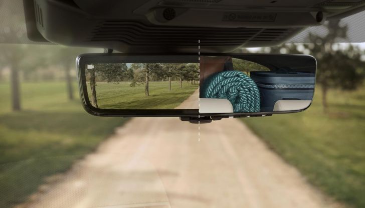 Land Rover Discovery Sport: debutta il model year 2024 con diverse novità - Foto 39 di 42