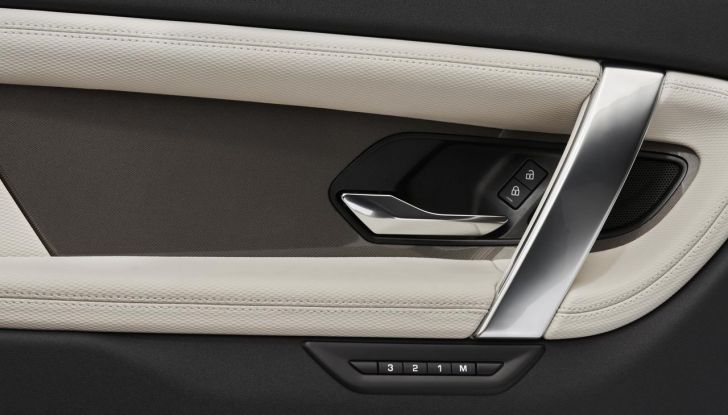 Land Rover Discovery Sport: debutta il model year 2024 con diverse novità - Foto 32 di 42