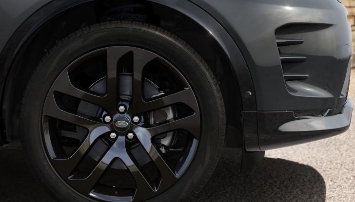 Land Rover Discovery Sport: debutta il model year 2024 con diverse novità - Foto 27 di 42