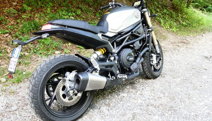 Benelli Leoncino 800, prova su strada per ruggire di piacere - Foto 23 di 34