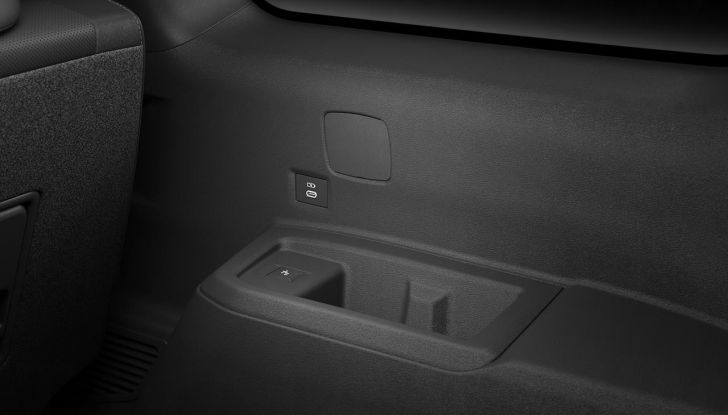 Lexus GX 2024: debutta la nuova generazione del SUV off-road - Foto 35 di 130