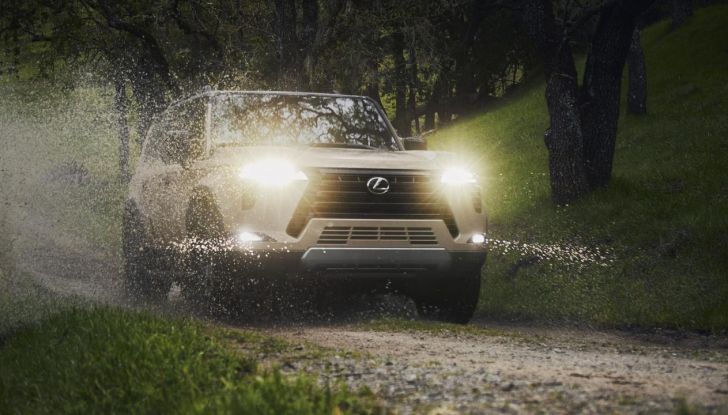 Lexus GX 2024: debutta la nuova generazione del SUV off-road - Foto 123 di 130
