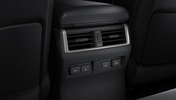 Lexus GX 2024: debutta la nuova generazione del SUV off-road - Foto 33 di 130