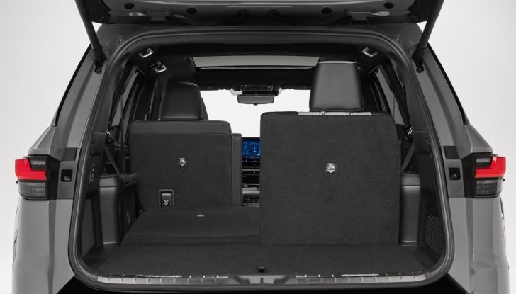 Lexus TX 2024: ufficiale il nuovo crossover di lusso a tre file - Foto 26 di 40