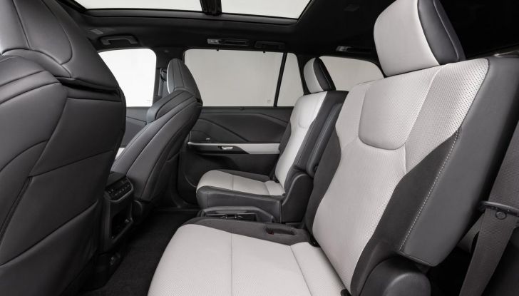 Lexus TX 2024: ufficiale il nuovo crossover di lusso a tre file - Foto 14 di 40