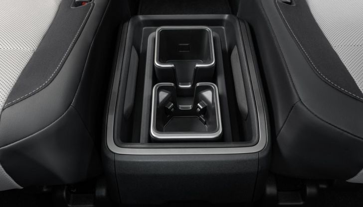 Lexus TX 2024: ufficiale il nuovo crossover di lusso a tre file - Foto 12 di 40