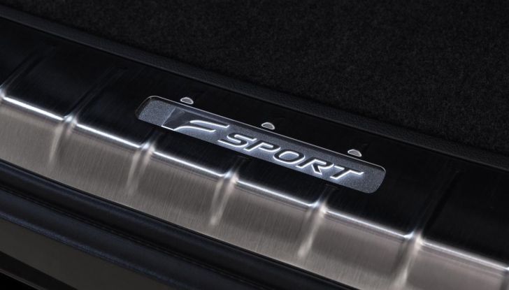 Lexus TX 2024: ufficiale il nuovo crossover di lusso a tre file - Foto 10 di 40