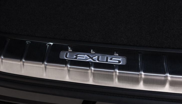 Lexus TX 2024: ufficiale il nuovo crossover di lusso a tre file - Foto 11 di 40