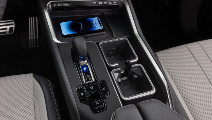 Lexus TX 2024: ufficiale il nuovo crossover di lusso a tre file - Foto 21 di 40