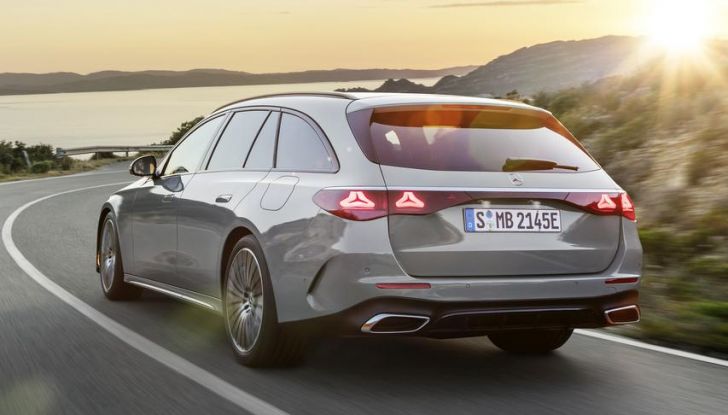 Mercedes Classe E Wagon 2024: debutta ufficialmente la nuova generazione - Foto 18 di 42