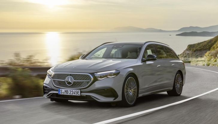 Mercedes Classe E Wagon 2024: debutta ufficialmente la nuova generazione - Foto 17 di 42