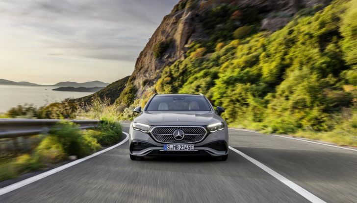 Mercedes Classe E Wagon 2024: debutta ufficialmente la nuova generazione - Foto 16 di 42