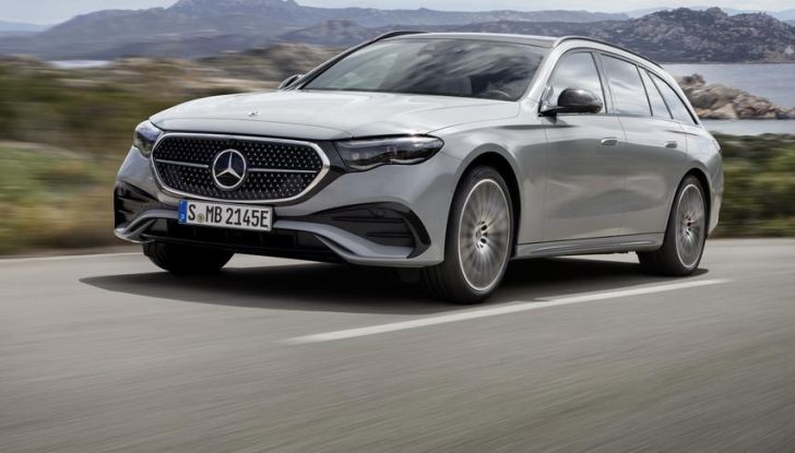 Mercedes Classe E Wagon 2024: debutta ufficialmente la nuova generazione - Foto 9 di 42