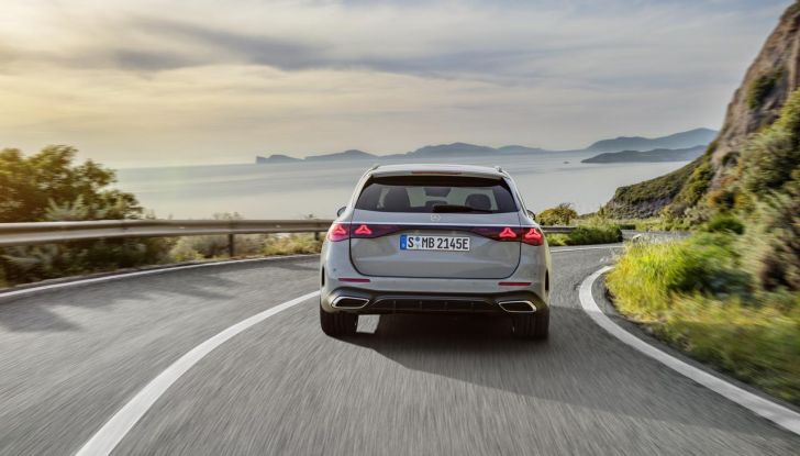 Mercedes Classe E Wagon 2024: debutta ufficialmente la nuova generazione - Foto 15 di 42